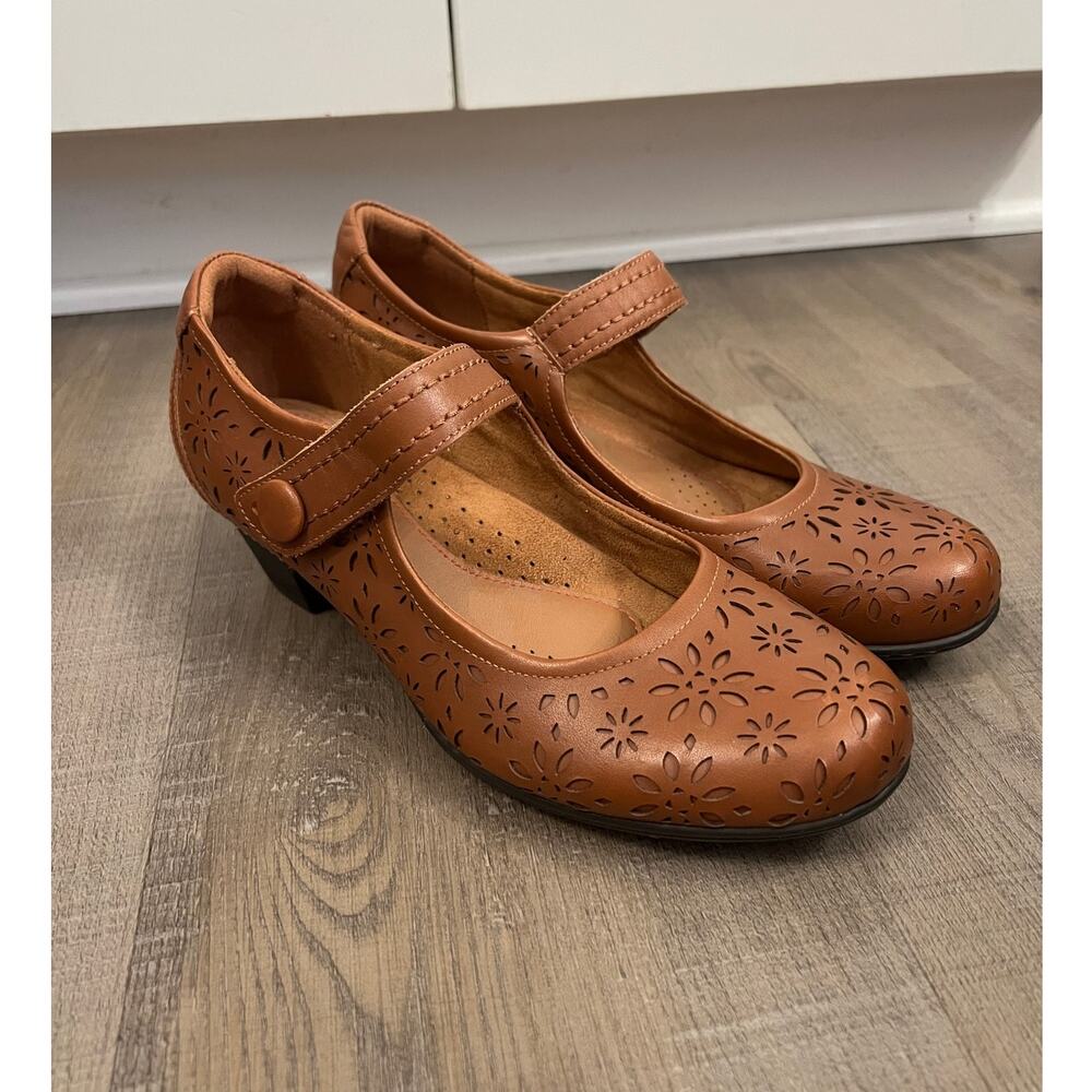 Rockport Cobb Hill Mary Jane Laser-cut Floral Leather Heels